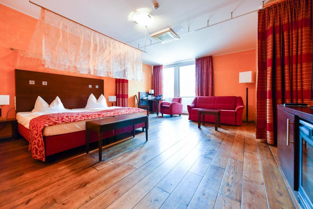 Landhotel Burg Im Spreewald - Resort & Spa Exterior photo
