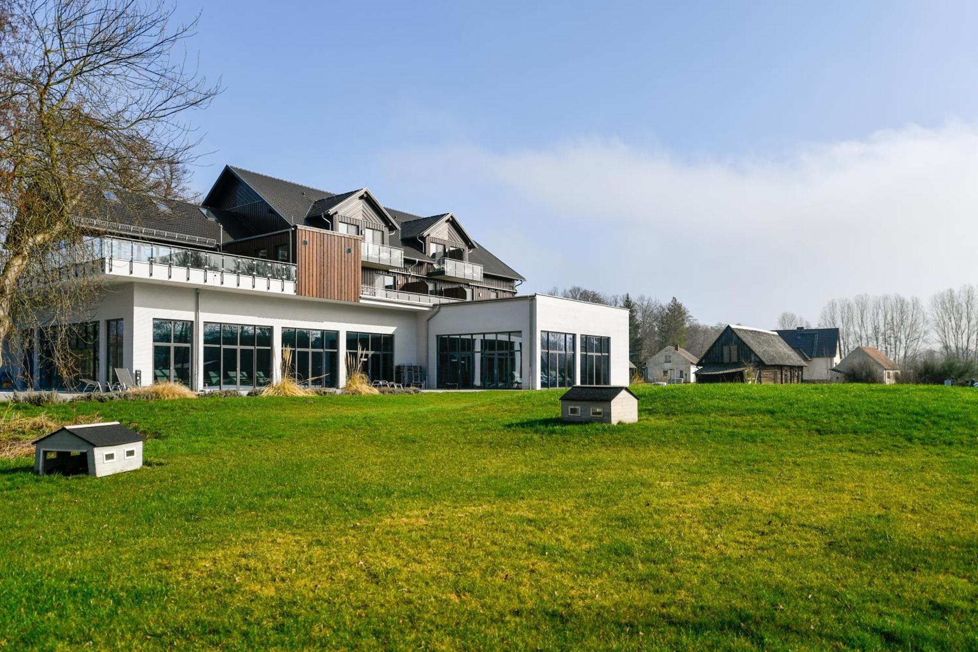Landhotel Burg Im Spreewald - Resort & Spa Exterior photo